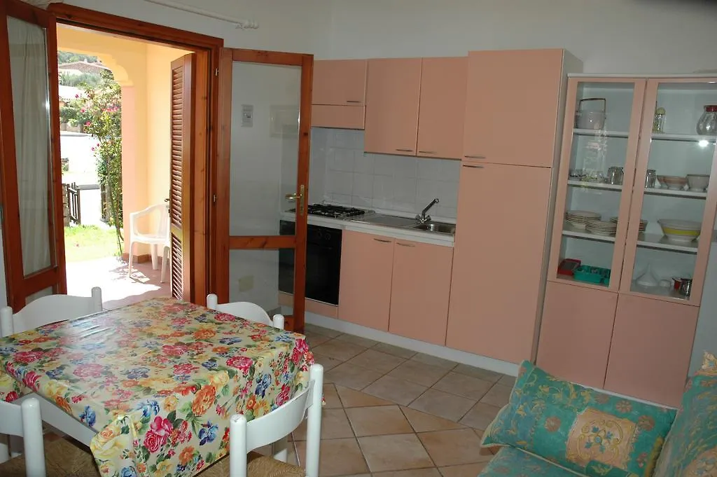 Residence Il Geranium 0*, San Teodoro (Sardinia) Italy